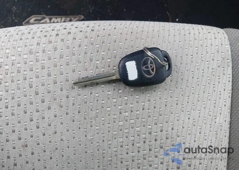 2013 Toyota Camry Le z USA, uszkodzony, nr VIN 4T4BF1FK4DR314790